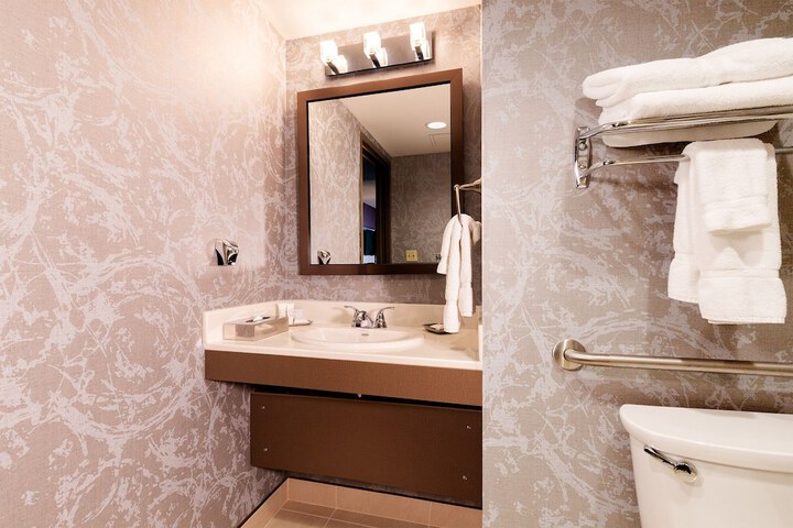 Bathroom sink