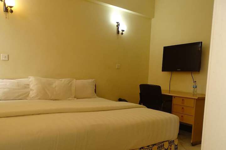 Room 14 of 43