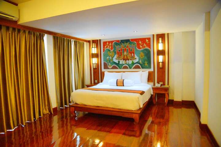 Room 10 of 48
