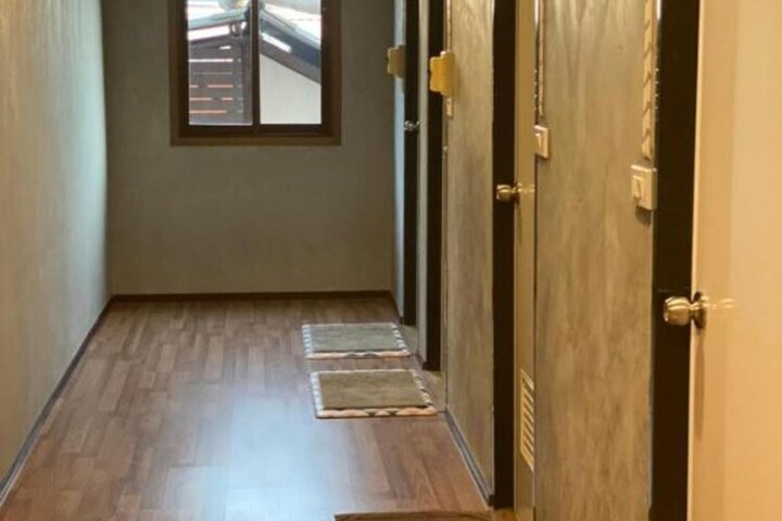 Room 48 of 76