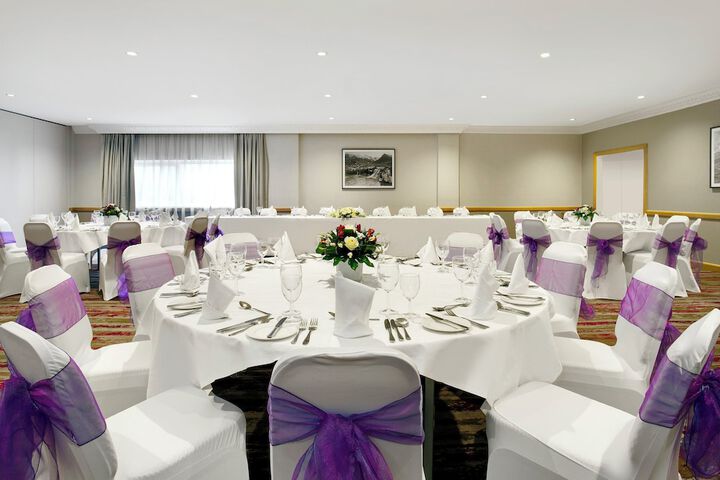 Ballroom/Hall 35 of 44