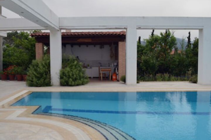 Pool 2 of 5