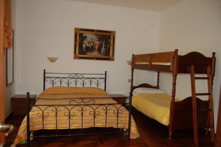 Room 13 of 61