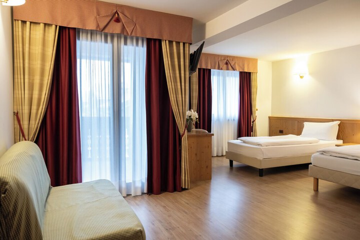 Room 21 of 73