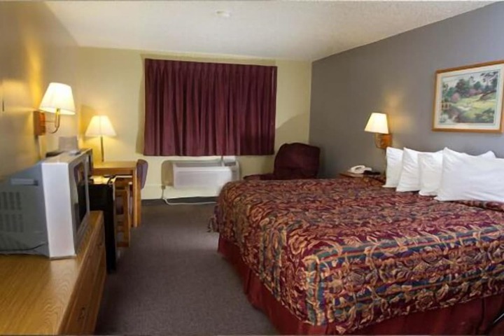 Room 4 of 6