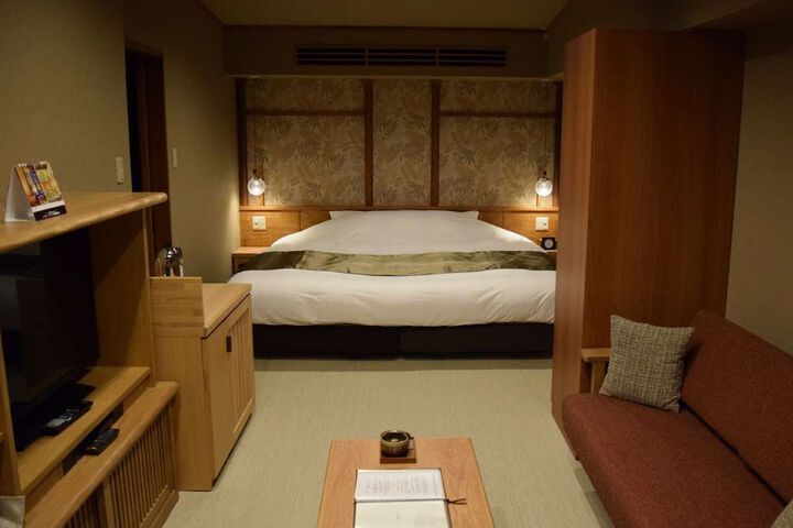 Room 8 of 73