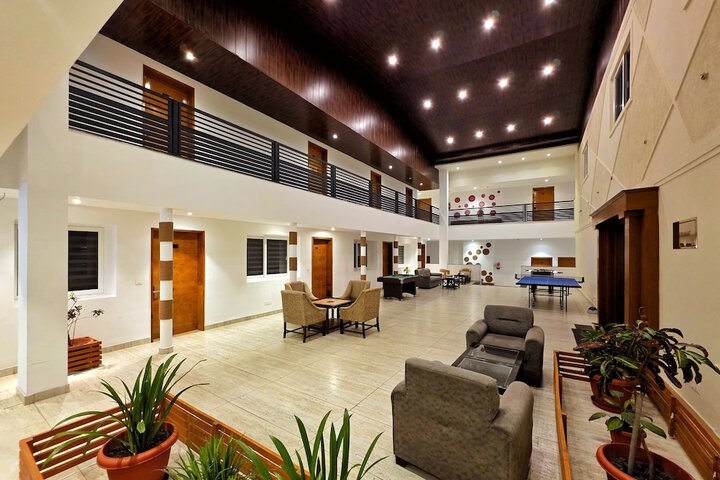 Room 11 of 16