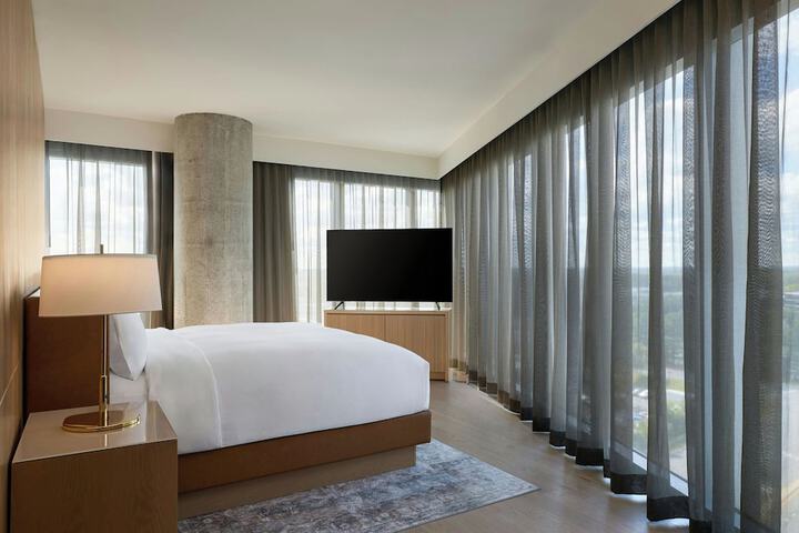 Room 20 of 79
