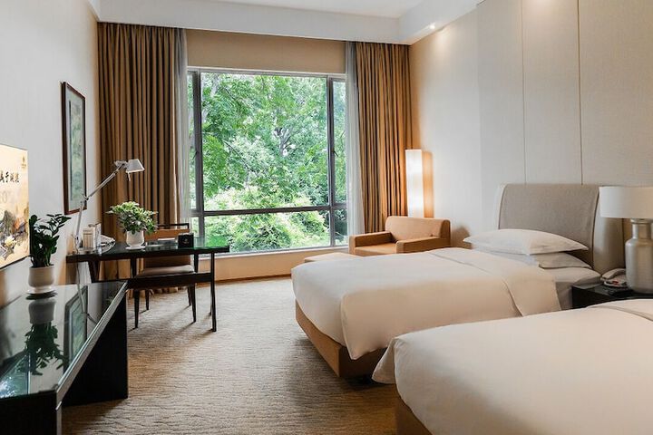 Room 6 of 26