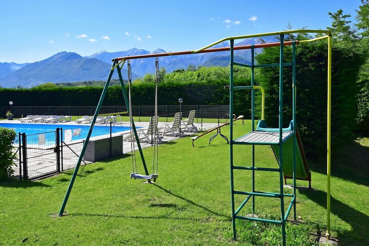 Pool 15 of 42