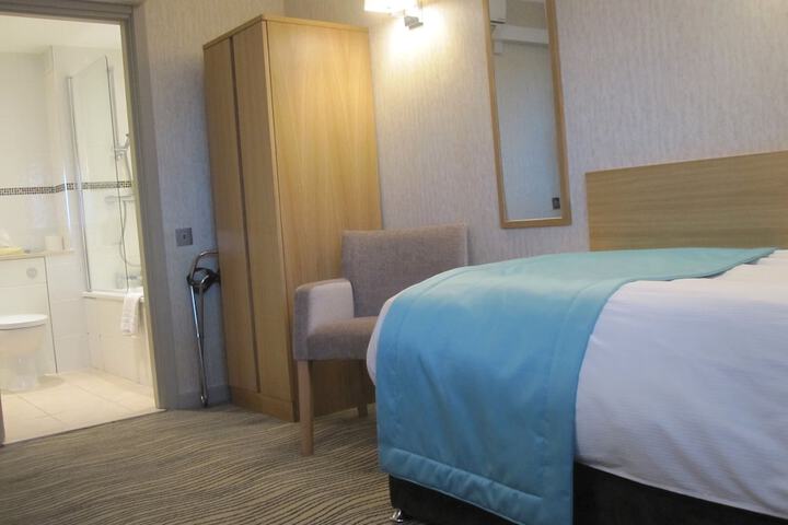 Room 9 of 62