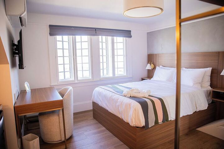 Room 4 of 37