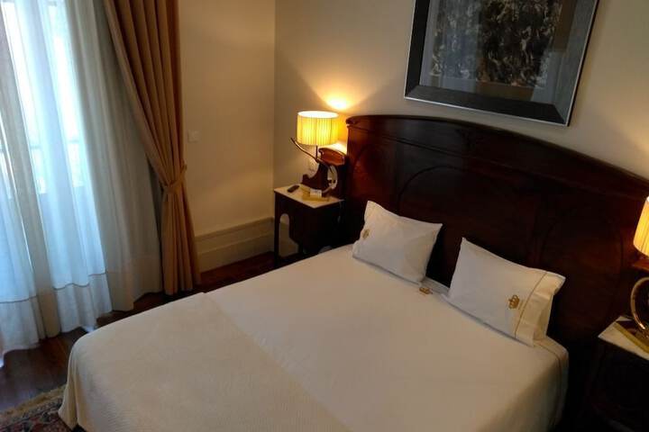 Room 10 of 29