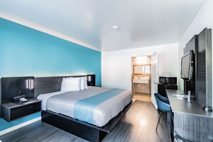 Room 9 of 22