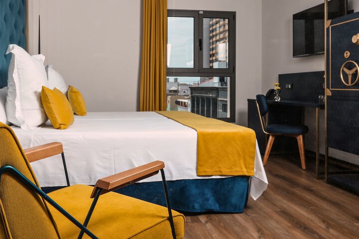 Room 15 of 65
