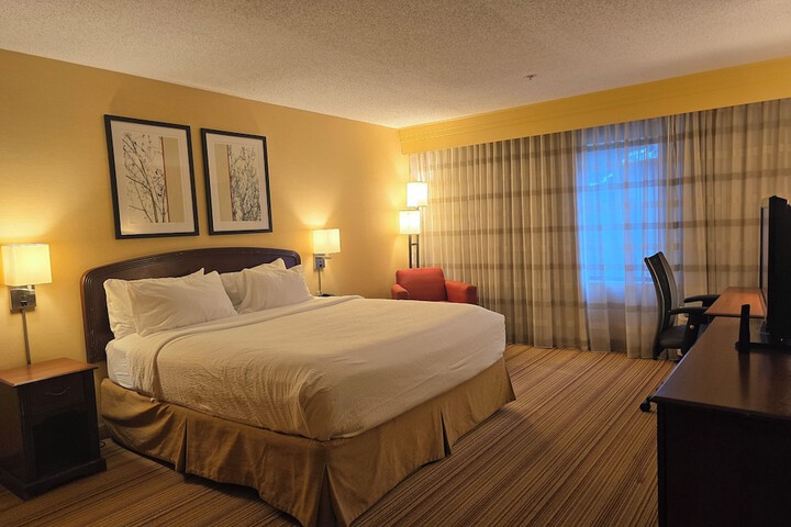 Room 30 of 135