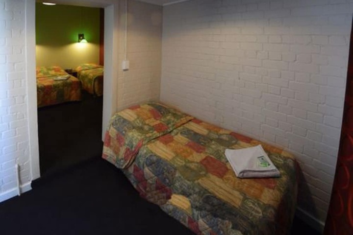 Room 43 of 98