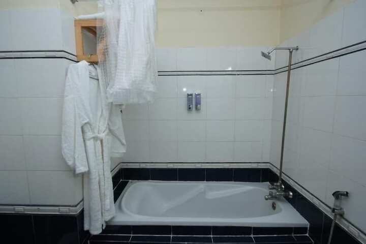 Room 35 of 48