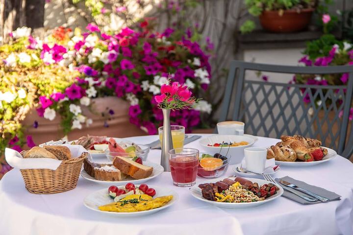 Breakfast/Coffee Service 154 of 174