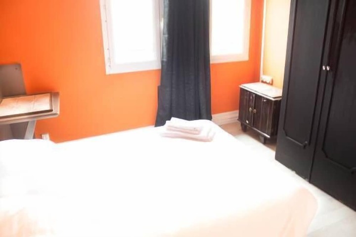 Room 13 of 34