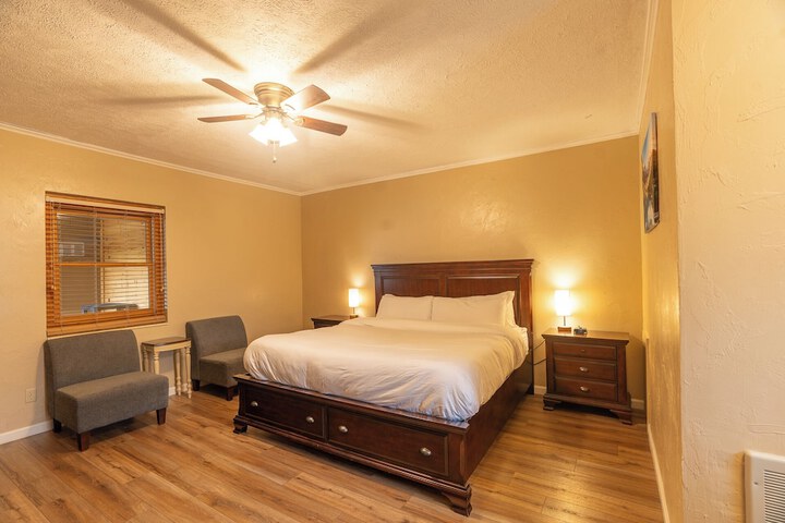 Room 32 of 100