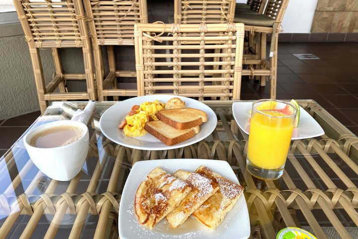 Breakfast/Coffee Service 69 of 81
