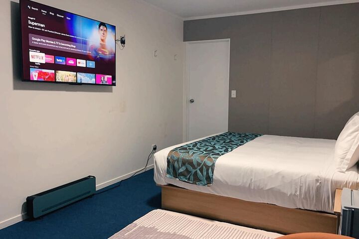 Room 12 of 26