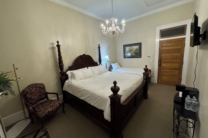 Room 9 of 47