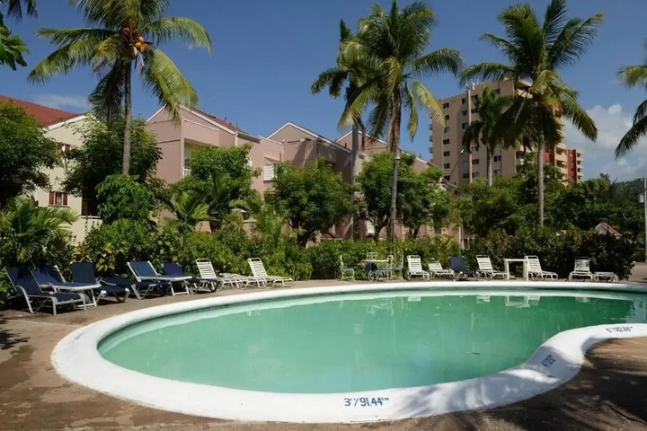 Pool 5 of 7