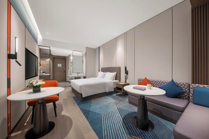 Room 19 of 42