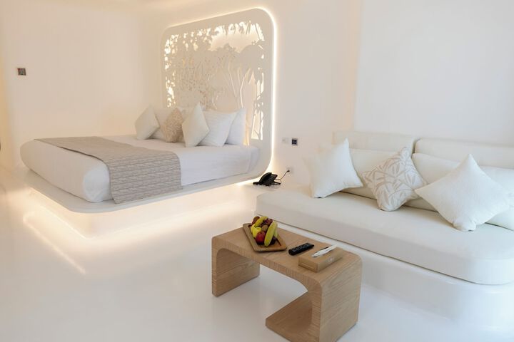 Room 6 of 74