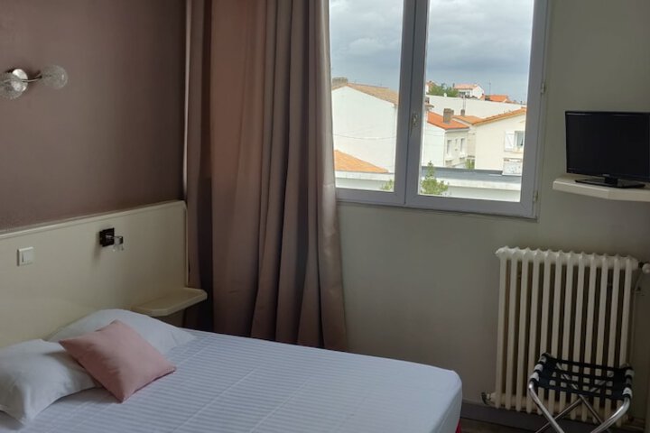Room 28 of 50