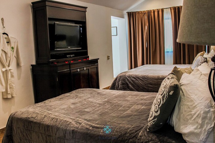 Room 27 of 205