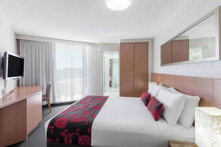 Room 27 of 100