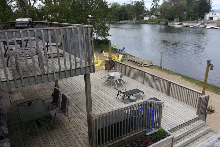 Sundeck 15 of 20