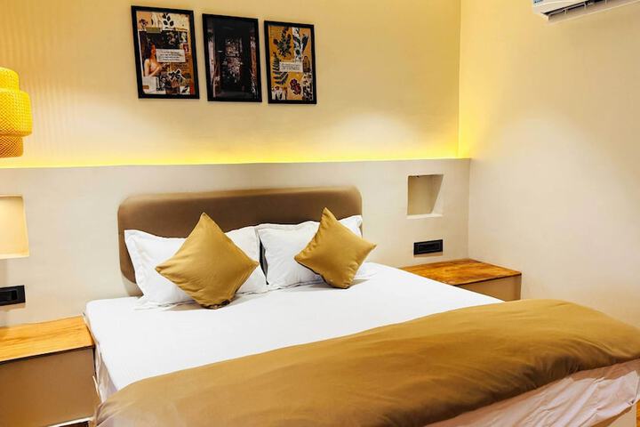 Room 45 of 104