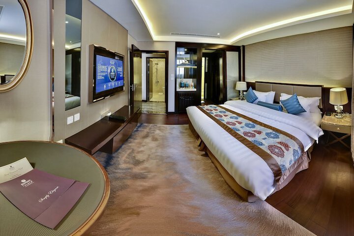 Room 5 of 36