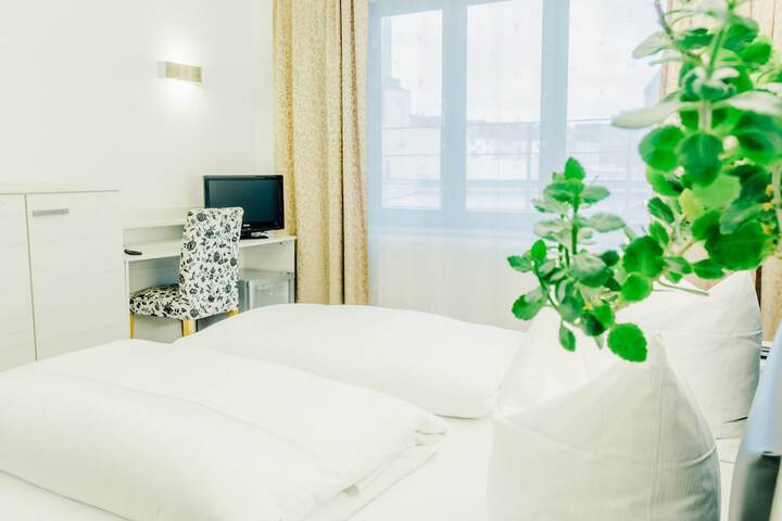 Room 5 of 34