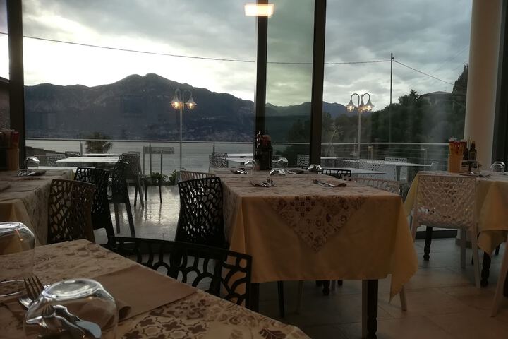 Dining 64 of 81