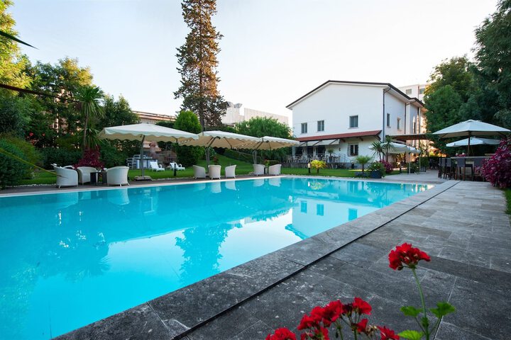 Pool Hotel