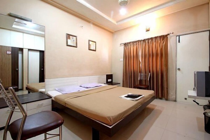 Room 10 of 30