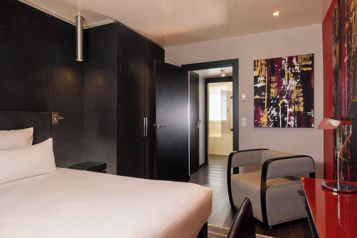 Room 17 of 52