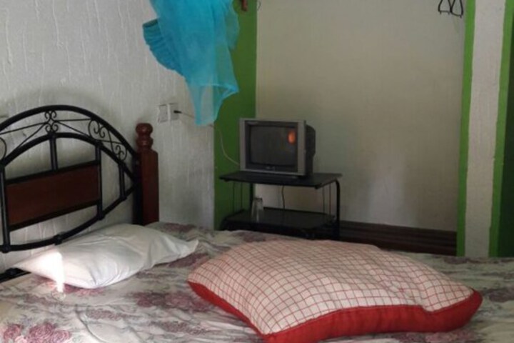 Room 6 of 24