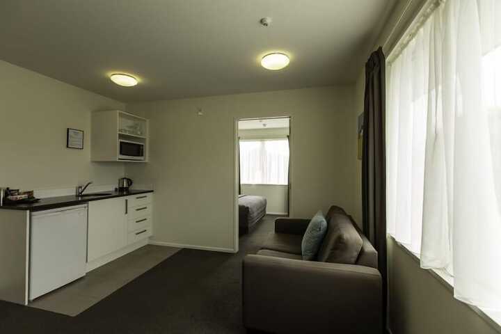 Room 9 of 76