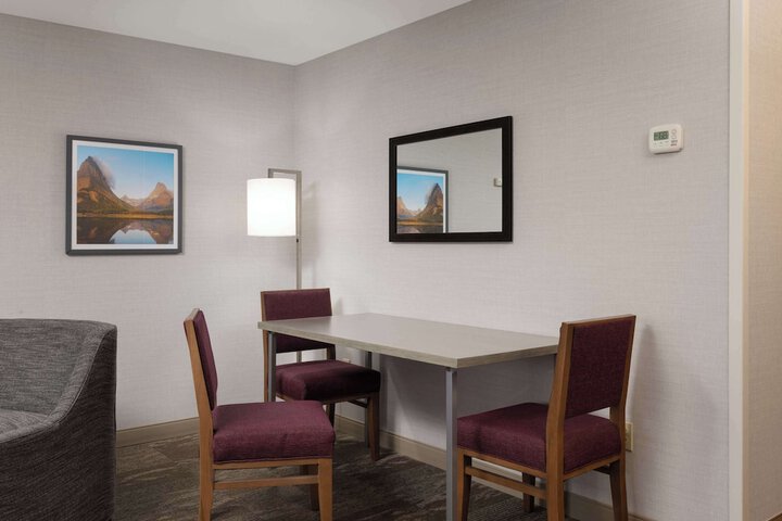 Room 45 of 261