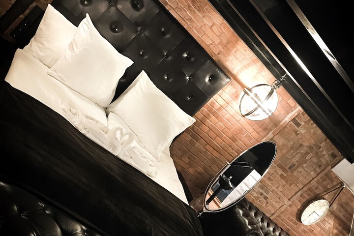 Room 5 of 54