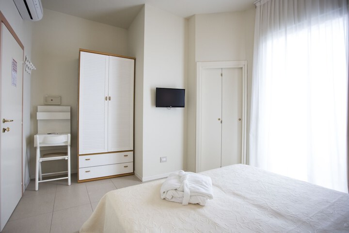 Room 15 of 54
