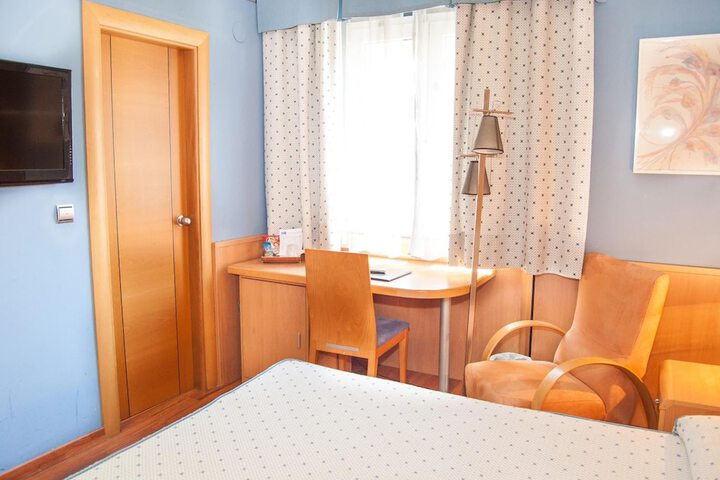 Room 11 of 35
