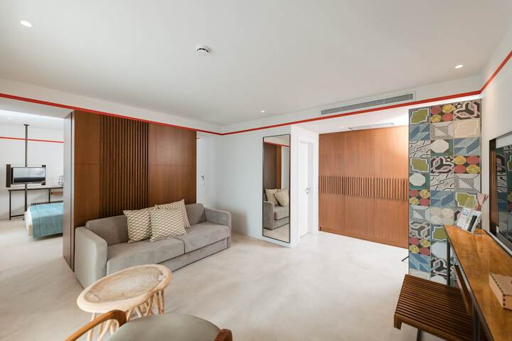 Room 45 of 115