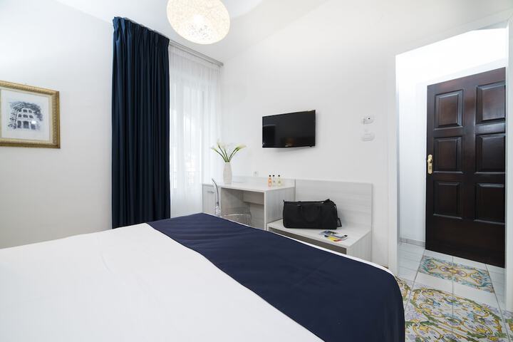 Room 20 of 85